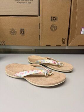 Vionic Bella Sandals - Cream with multicolored flowers - size 12
